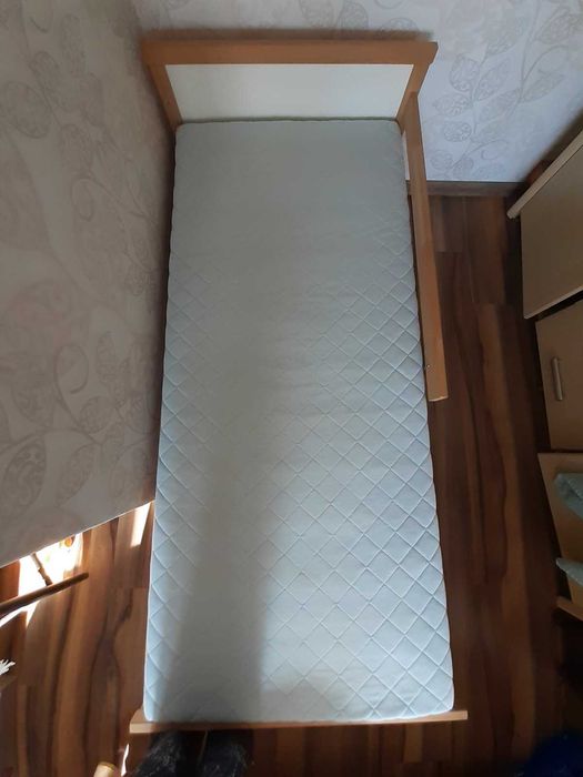 Единично легло с матрак