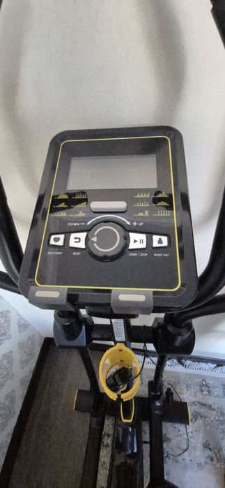 Тренажёр элипс с большим количеством программ