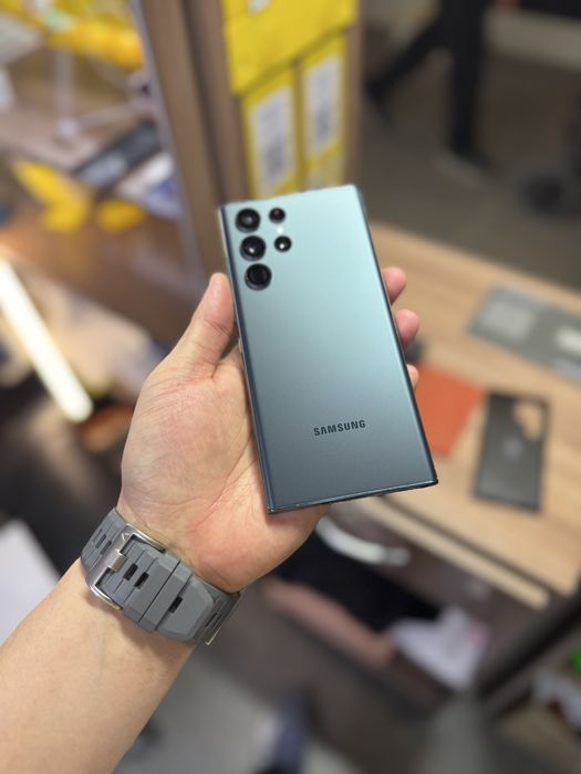 Samsung S22 Ultra / 256Gb / все есть