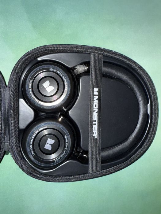 Продам наушники monster