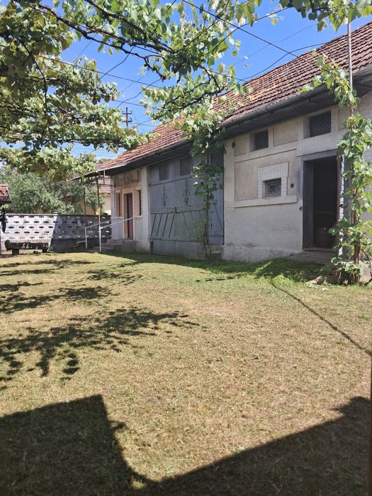 Vand casa in  loc Tihau