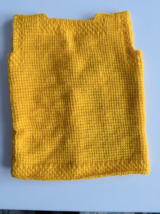 Ръчно плетен бебешки/детски елек