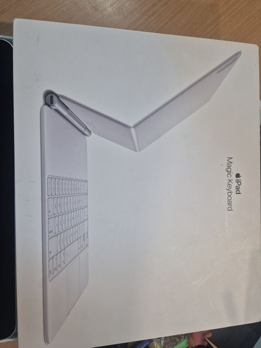 Ipad Pro 12.9 INCH gen.6 + Ipad Magic Keyboard