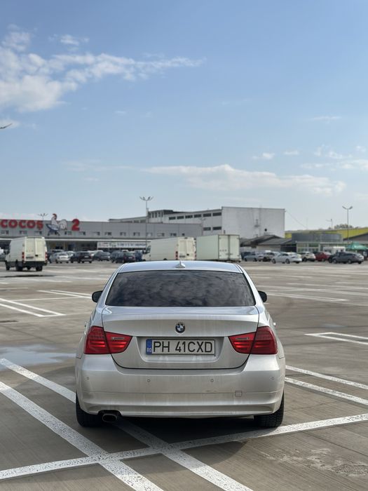 BMW SERIA 3 2010
