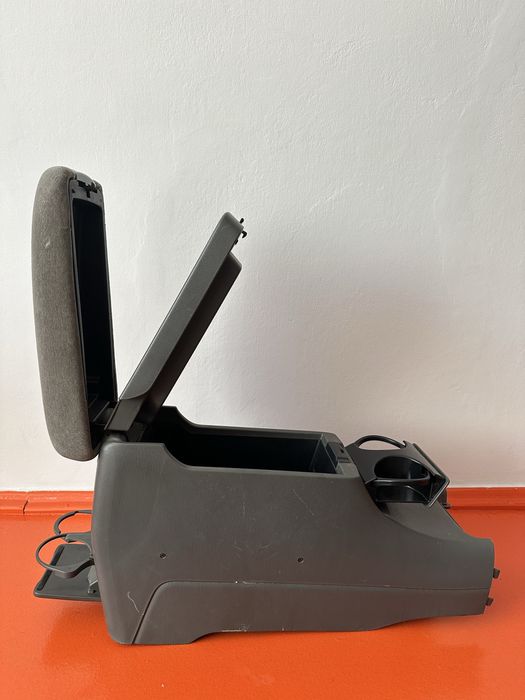 Подлокотник Тойота Грация