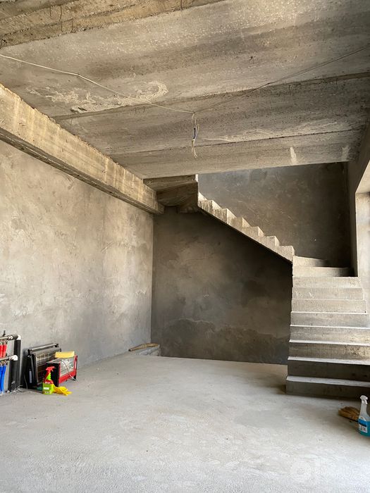 Motrid krugi yaqinida Townhouse sotiladi