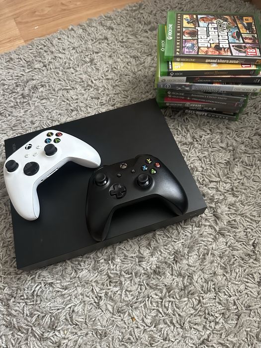 XBOX One X - 2 controllere - 11 jocuri