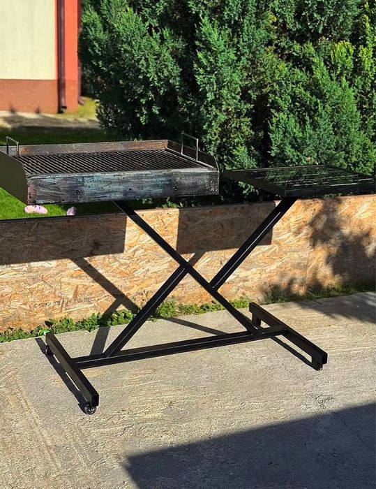 Gratar metalic 50x80 cu masa laterala