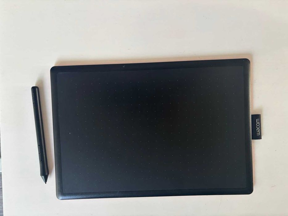 Графичен таблет One by Wacom Medium CTL-672 – като нов
