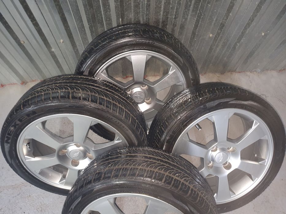 Продам Комплект Диски с одетой Резиной Нексен. Размер 215 ×45×17