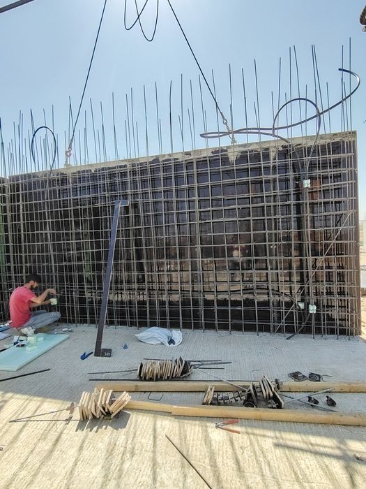 Sharshara chorraxasini yonidagi domlarga elektriklar olinadi