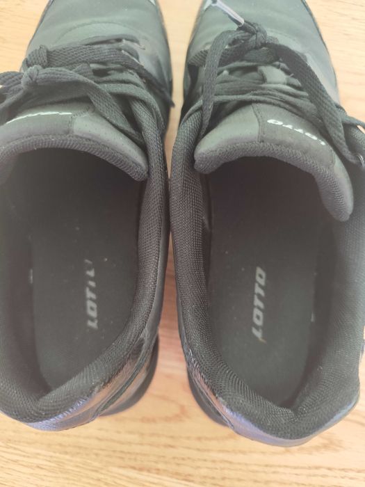 Спортни обувки от еко кожа