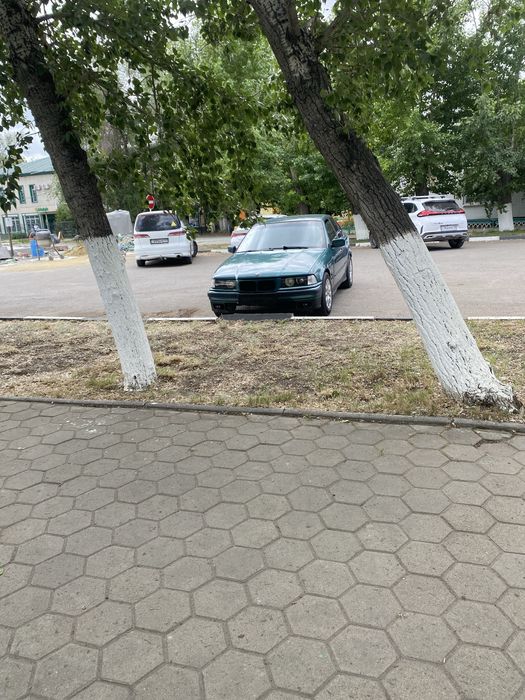 Продам машину в хорошым