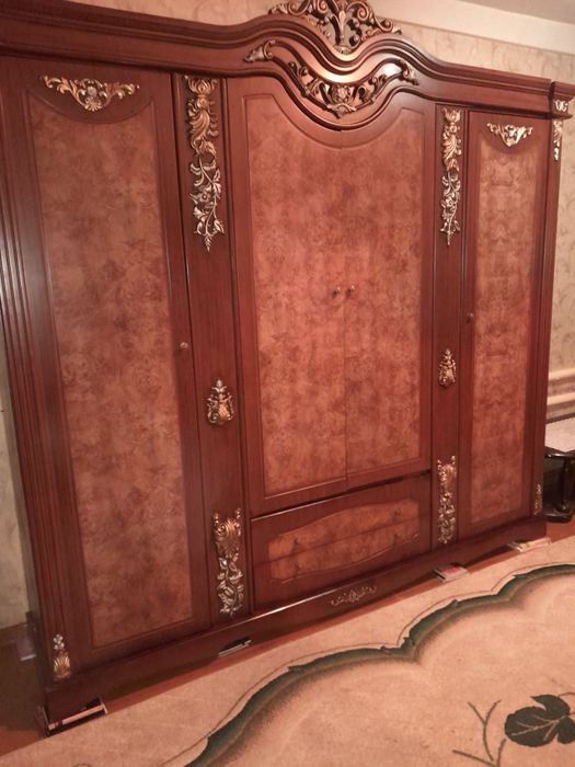 Спальный гарнитур