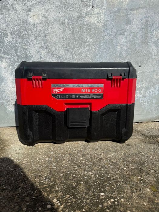 Aspirator Milwaukee m18 vc-2 18v