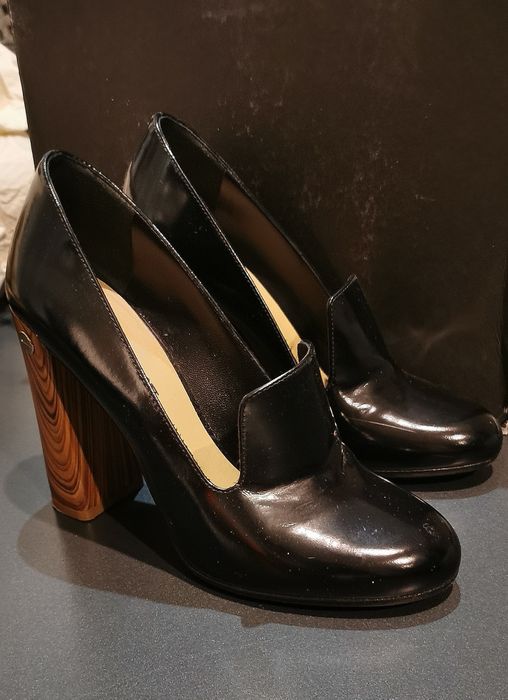 Neil Barret обувка черен естествен лак, дървен ток