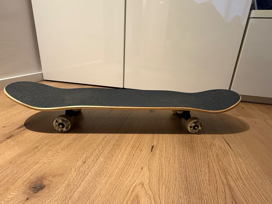 Skateboard negru, aproape nou, ABEC 7