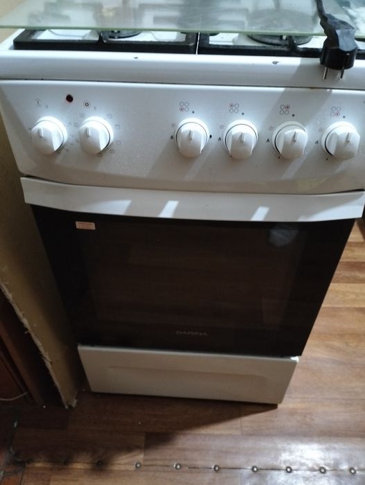 Продам газовую плиту.