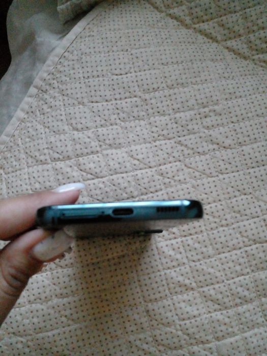 Продам телефон Samsung s22