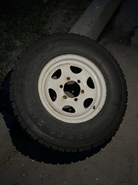 Продам запаску 235/75/15