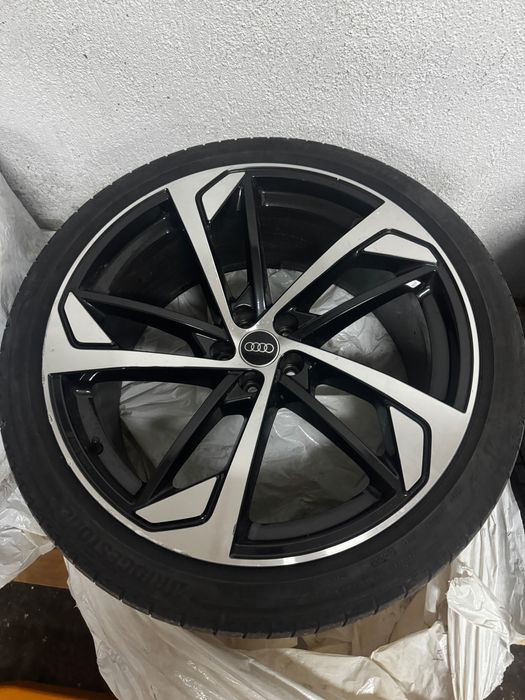 2 бр. оригинални джанти Audi Q7 22 цола с летни гуми Bridgestone
