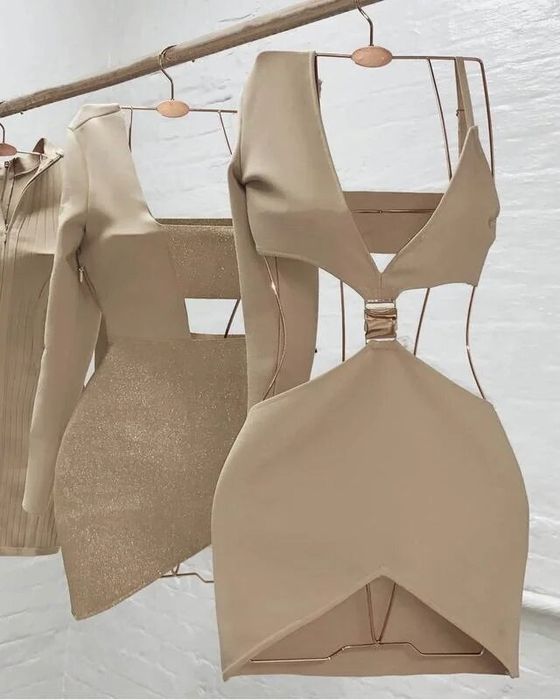 Металлические контурные вешалки