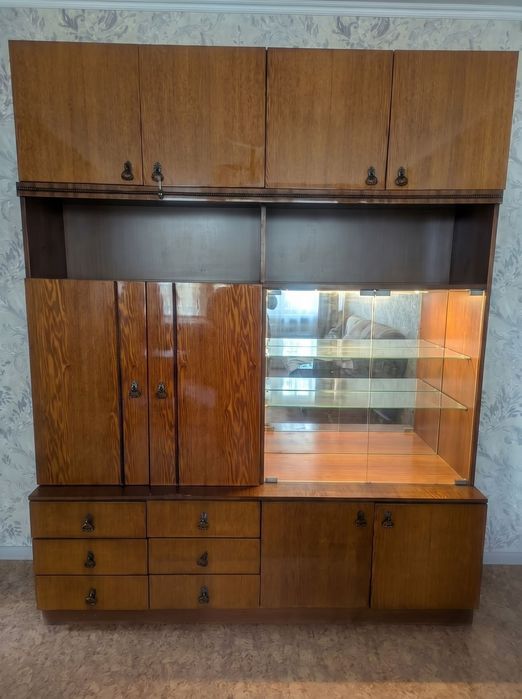 Продам Сервант советский