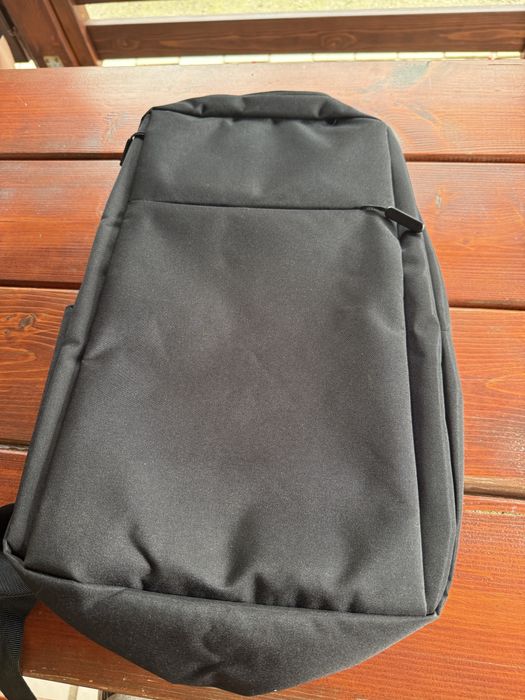 Rucsac pentru laptop cu port USB – negru, design modern