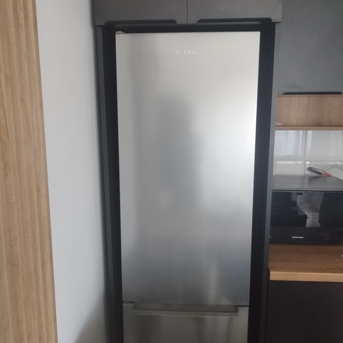 Combină frigorifică Arctic AK54305, inox