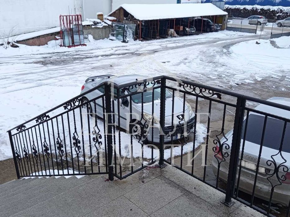 Продава се Промишлена сграда в Русе, Търговия на едро - 525 кв.м за 632 €/кв.м - Снимка #13