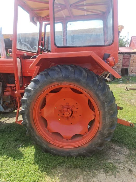 Vănd Tractor 650