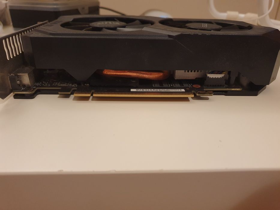 GTX 1650 4GB VRam - Asus Tuff Gaming