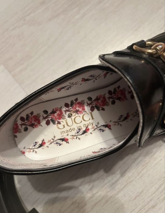 gucci black leather loafers