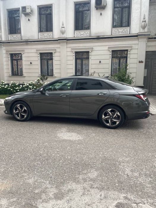 Hyundai Elantra 2023