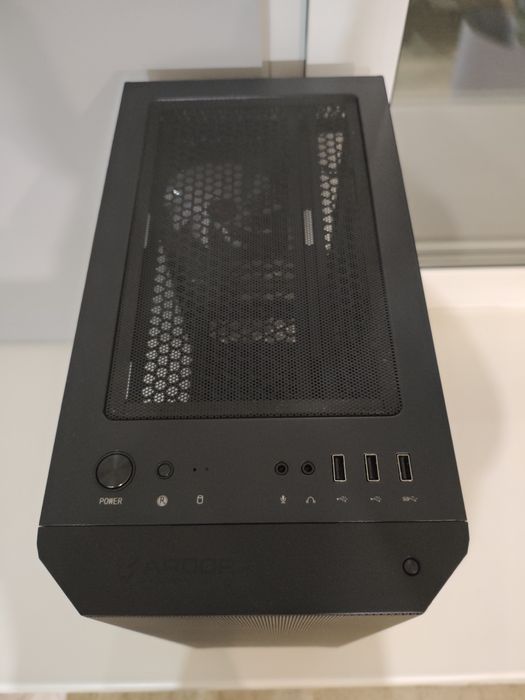 Продам корпус игровой MSI MAG FORGE M100R