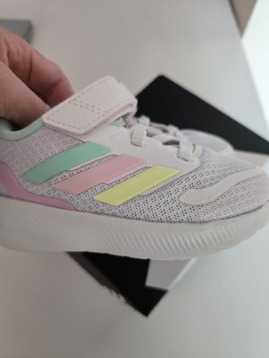 Reebok номер 22, adidas 21