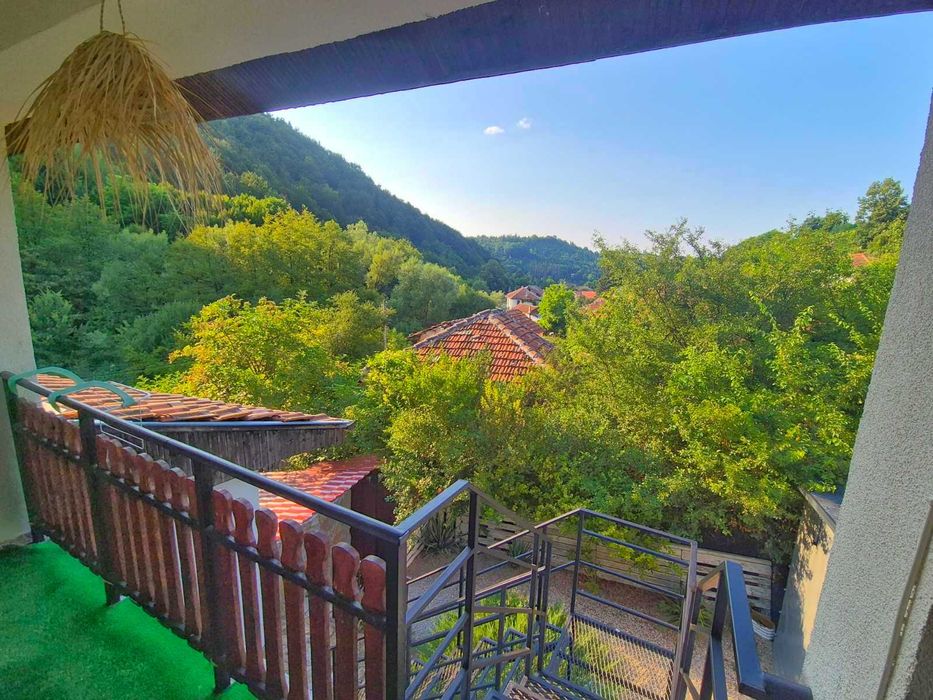 Продава се Къща в Плачковци - 212 кв.м за 883 €/кв.м - Снимка #2