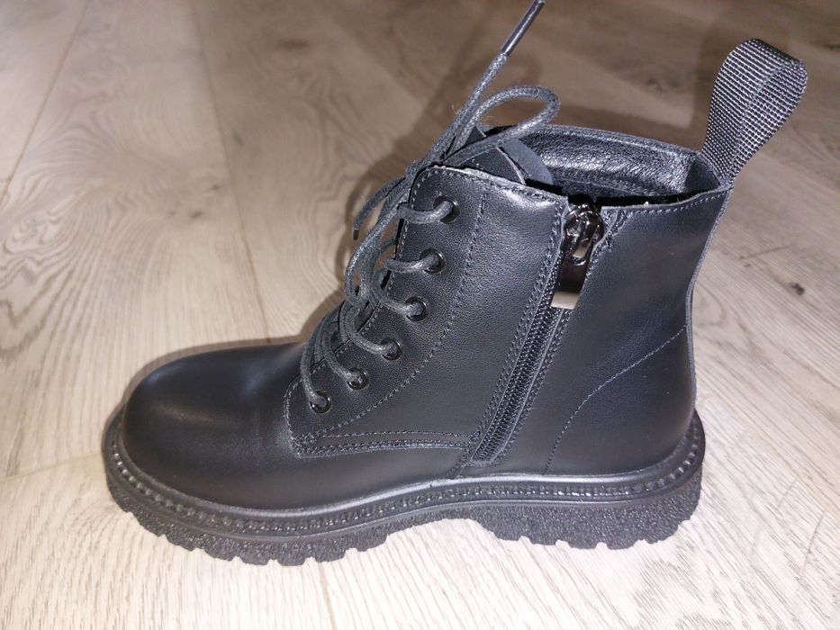 Продам осенние сапожки для мальчика
