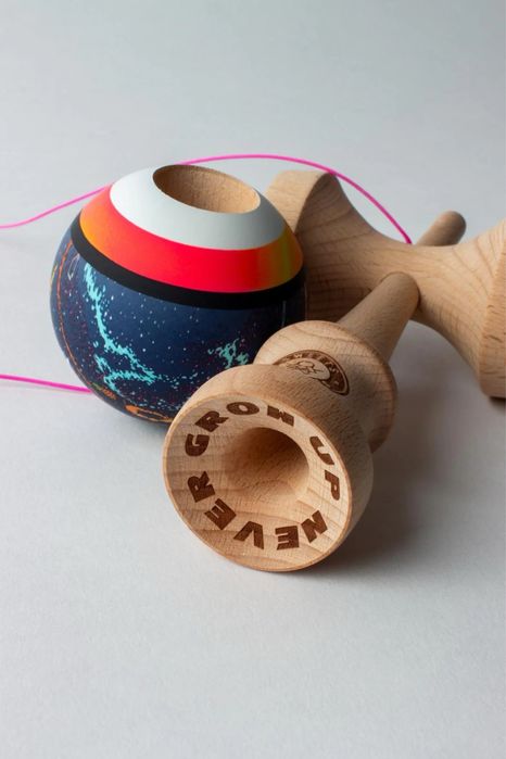 Kendama Sweets CodyGriz Signature Turbo Shape, AntiSkid - Modelul Nou