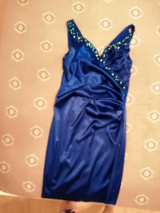 Продам вечерние платья