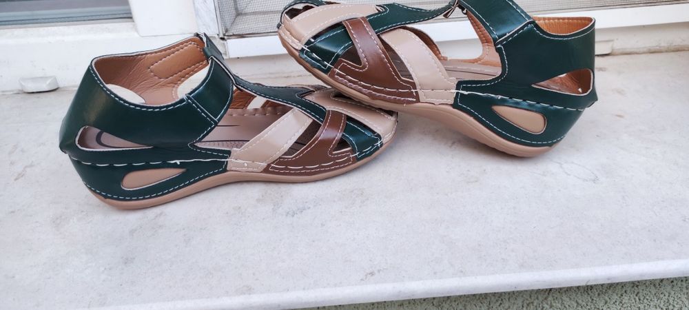 Нови сандали за момиче 35 номер