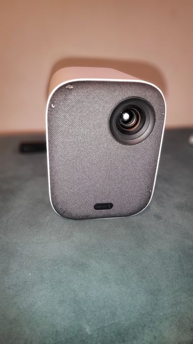 Vând videoproiector xiaomi mi smart projector