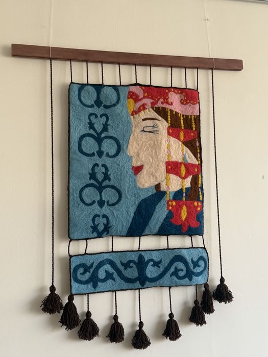 продам работу из войлока