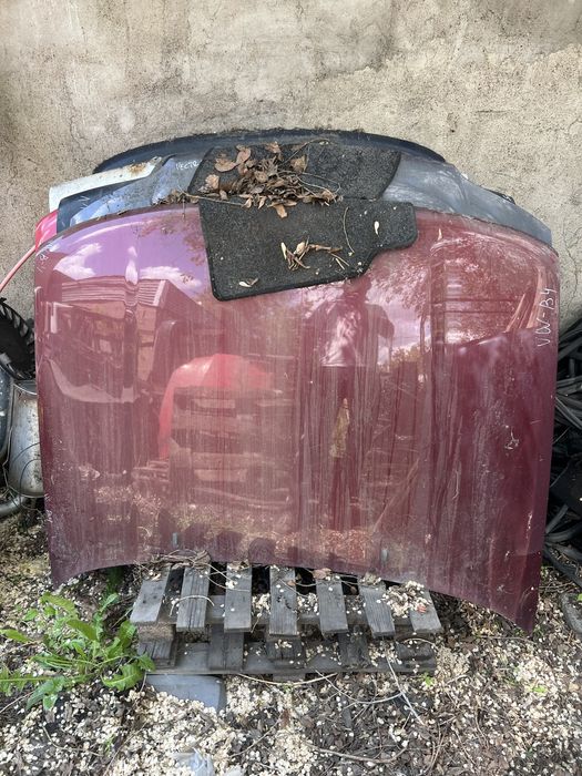 Продам капот на Пассат б4