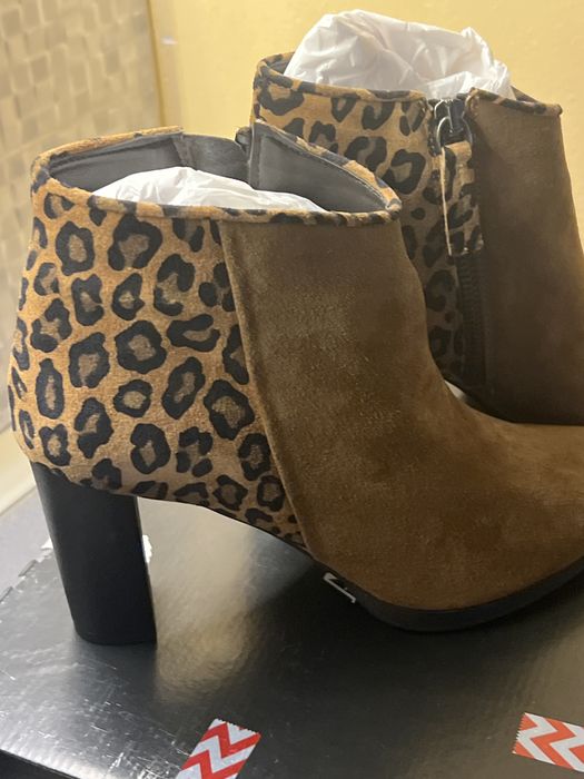 Vand cizme dama noi marimea 40