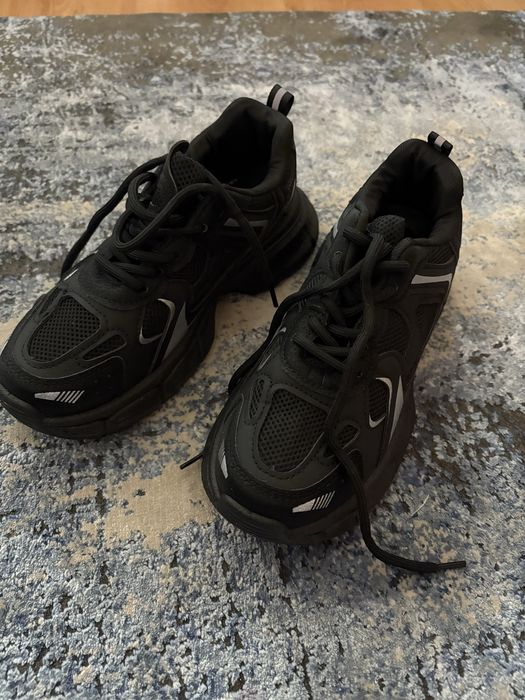 Дамски маратонки размер 39