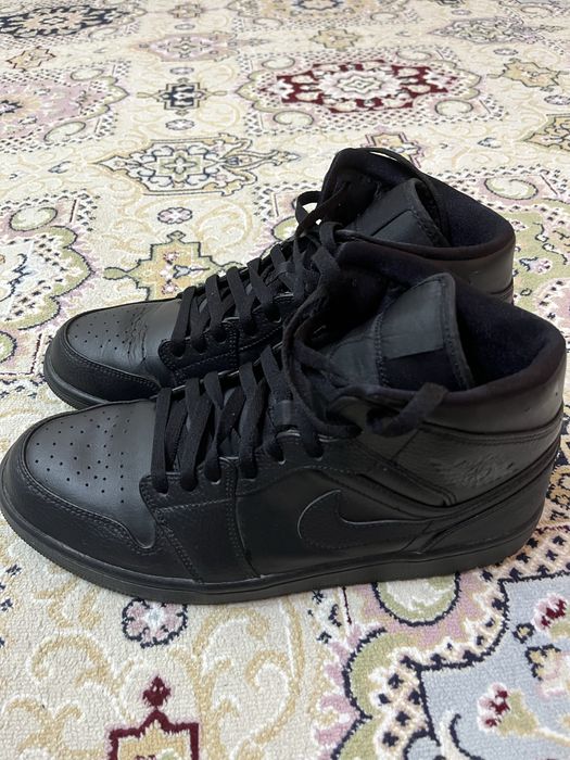Кроссовки Nike Air jordan 1 Mid tripple black