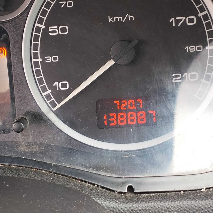 Vând sau schimb cu automată mai ofer diferență maxim 3000 €Peugeot 307