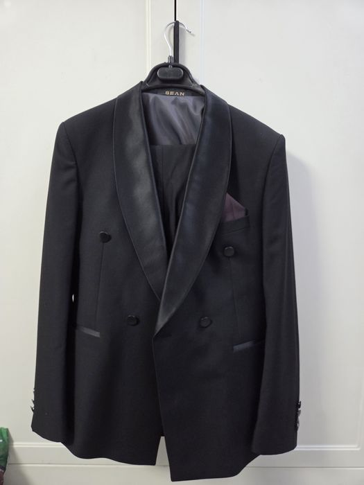 Смокинг продам новая 48 размер