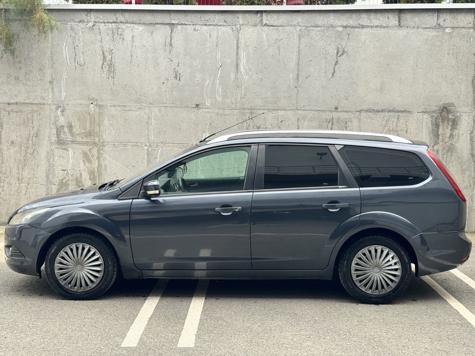 Ford Focus II Facelift Tournier model Ghia 2009